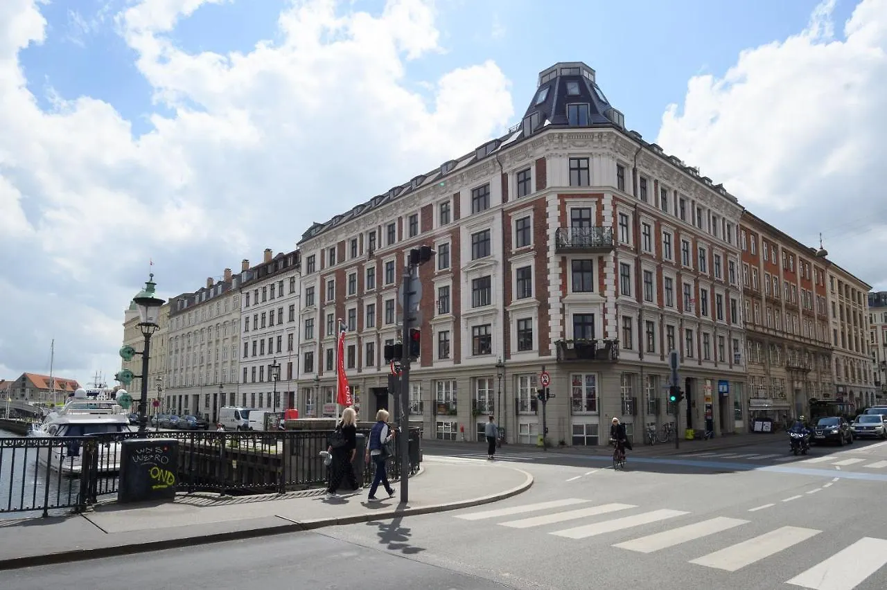Sanders Stage - Enchanting Four-Bedroom Apartment Near Nyhavn Kopenhagen